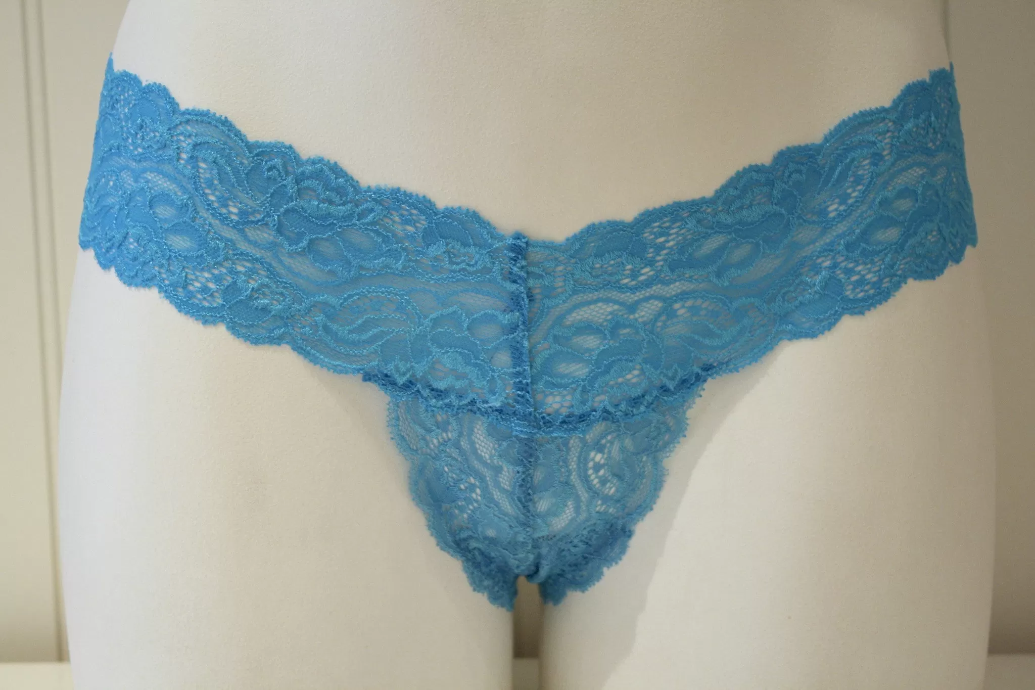 Chloe Lace Thong | Bluebird