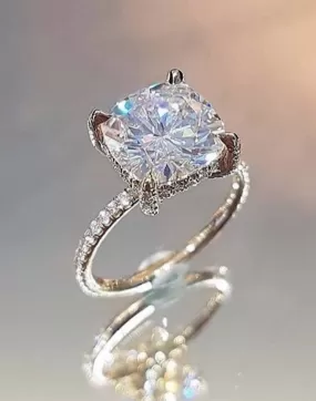 Cushion Cut Four Claw Diamond Ring