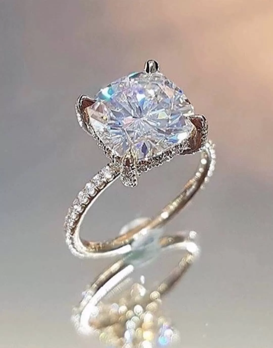 Cushion Cut Four Claw Diamond Ring