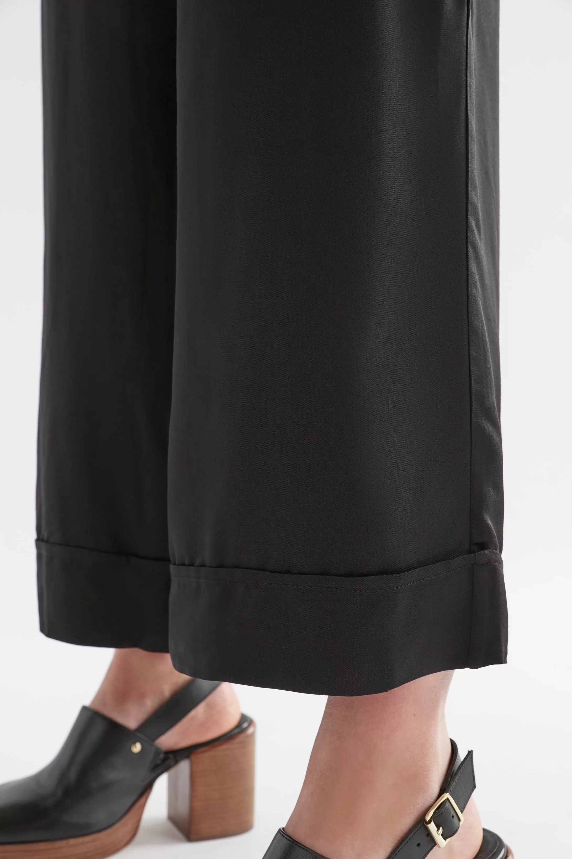 Elk The Label - Wide Leg Culotte - Black