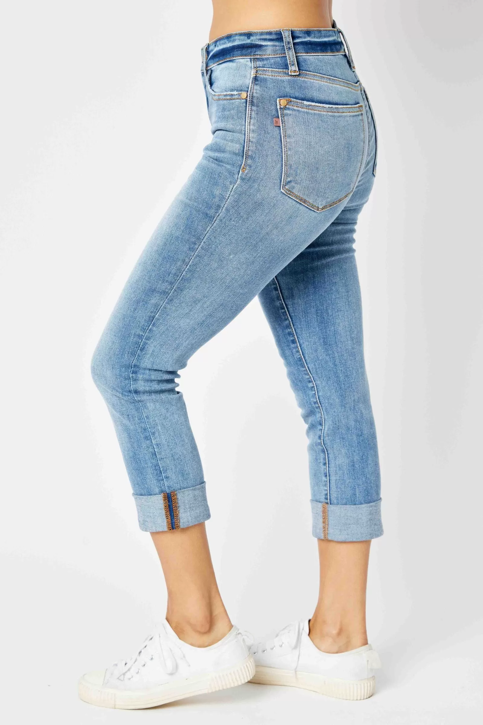 Judy Blue MID RISE CUFFED SKINNY CAPRI