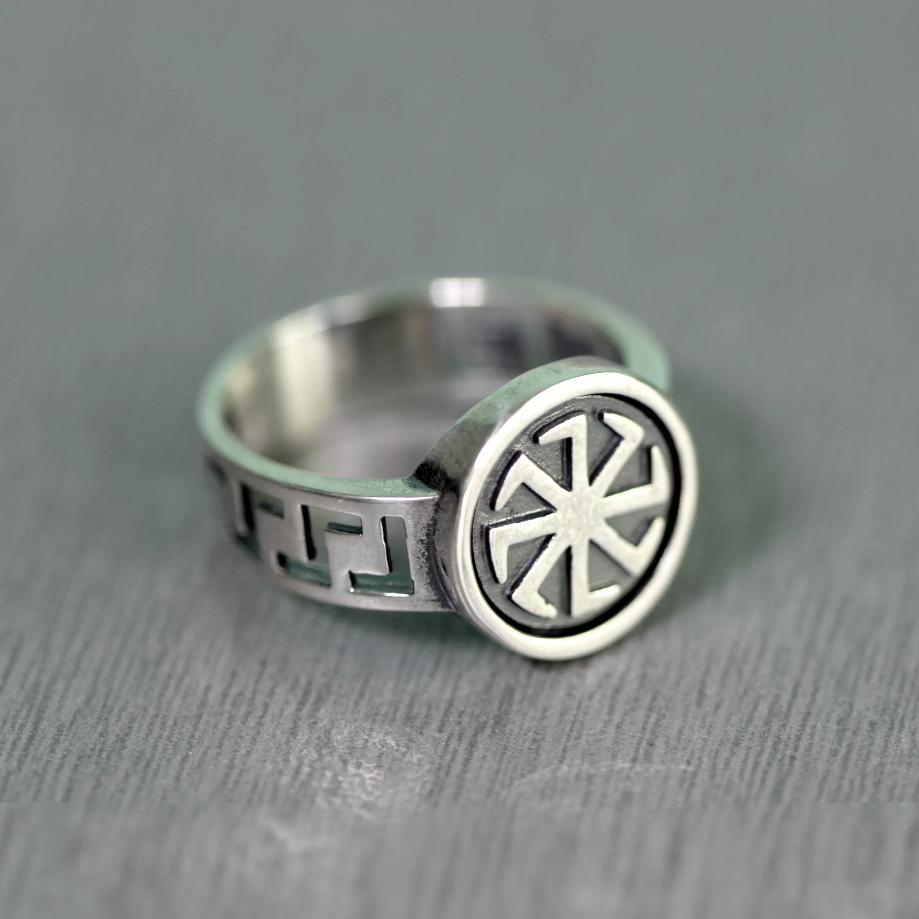 Kolyadnyk Slavic Symbol Men Ring Silver 925