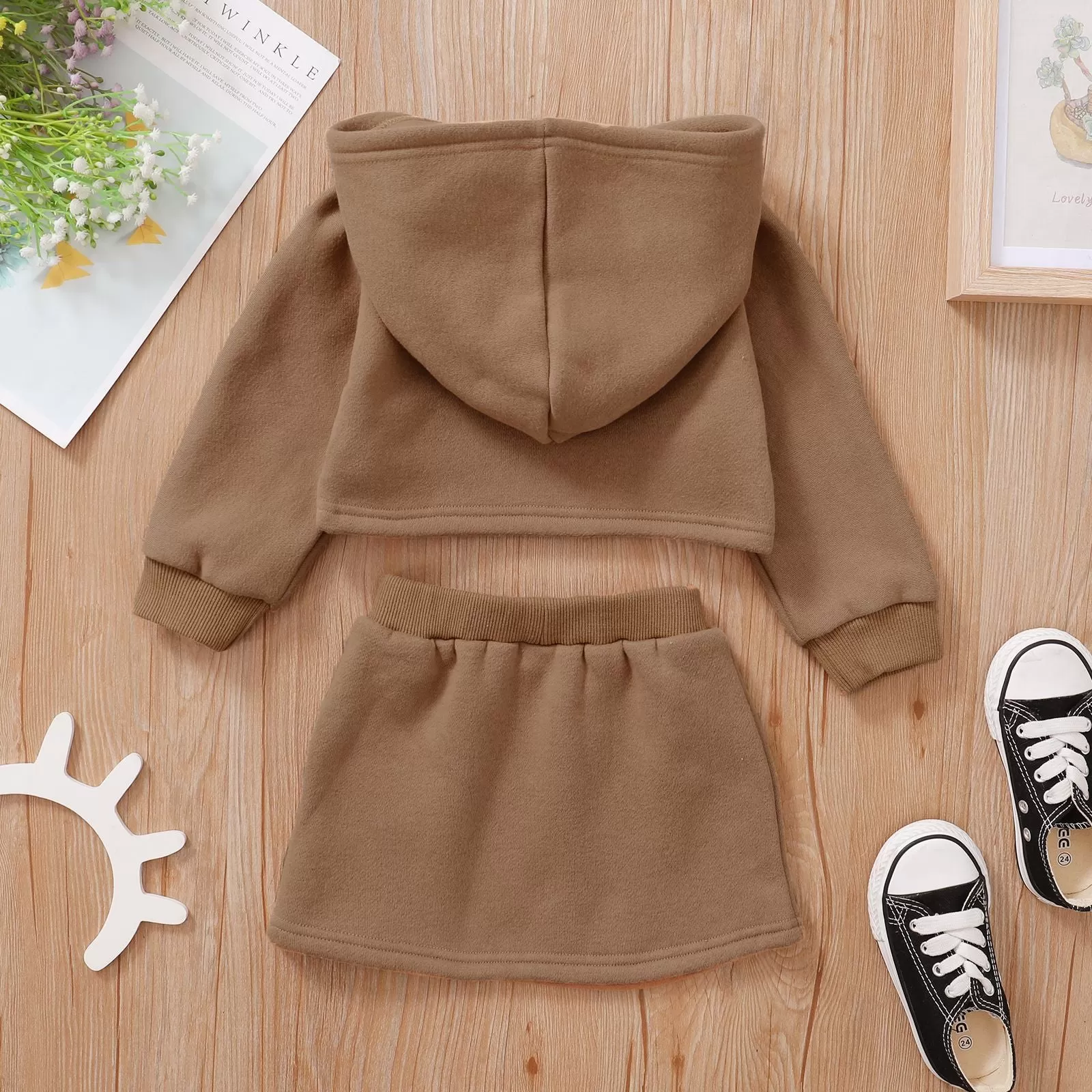 Two Sets of Autumn Long Sleeved Hooded Blouses and Short Skirts for Infants and Young Children