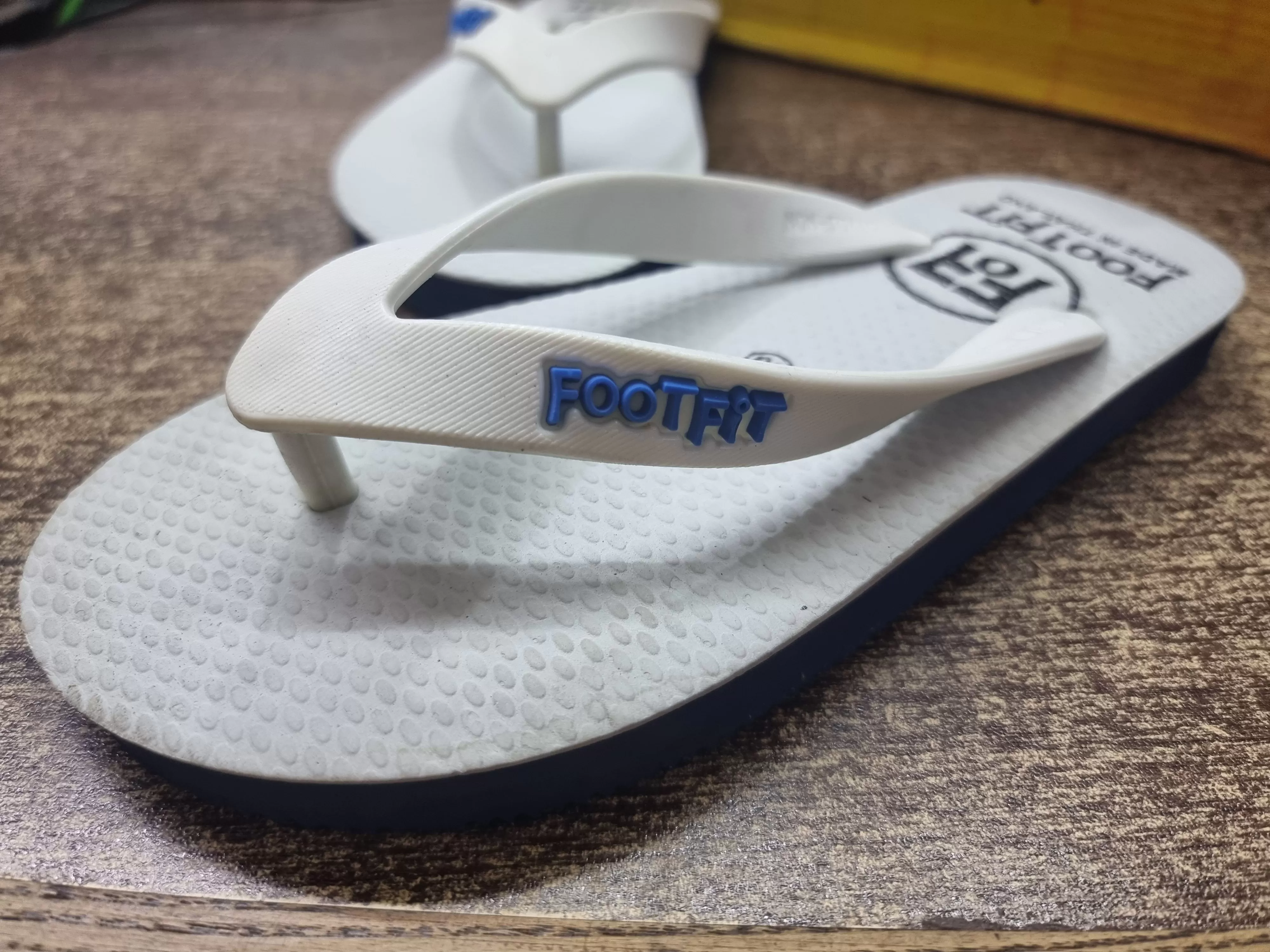 WOMen White Casual Slipper